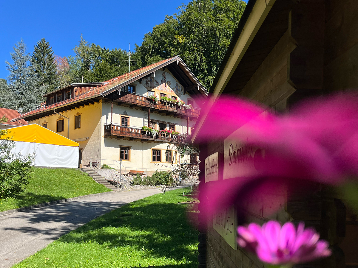 Bairawies Außengelände